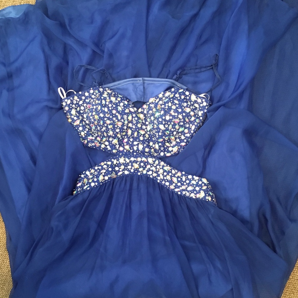 ✨Decode 1.8 Rhinestone Cutout Gown - Picture 2 of 8